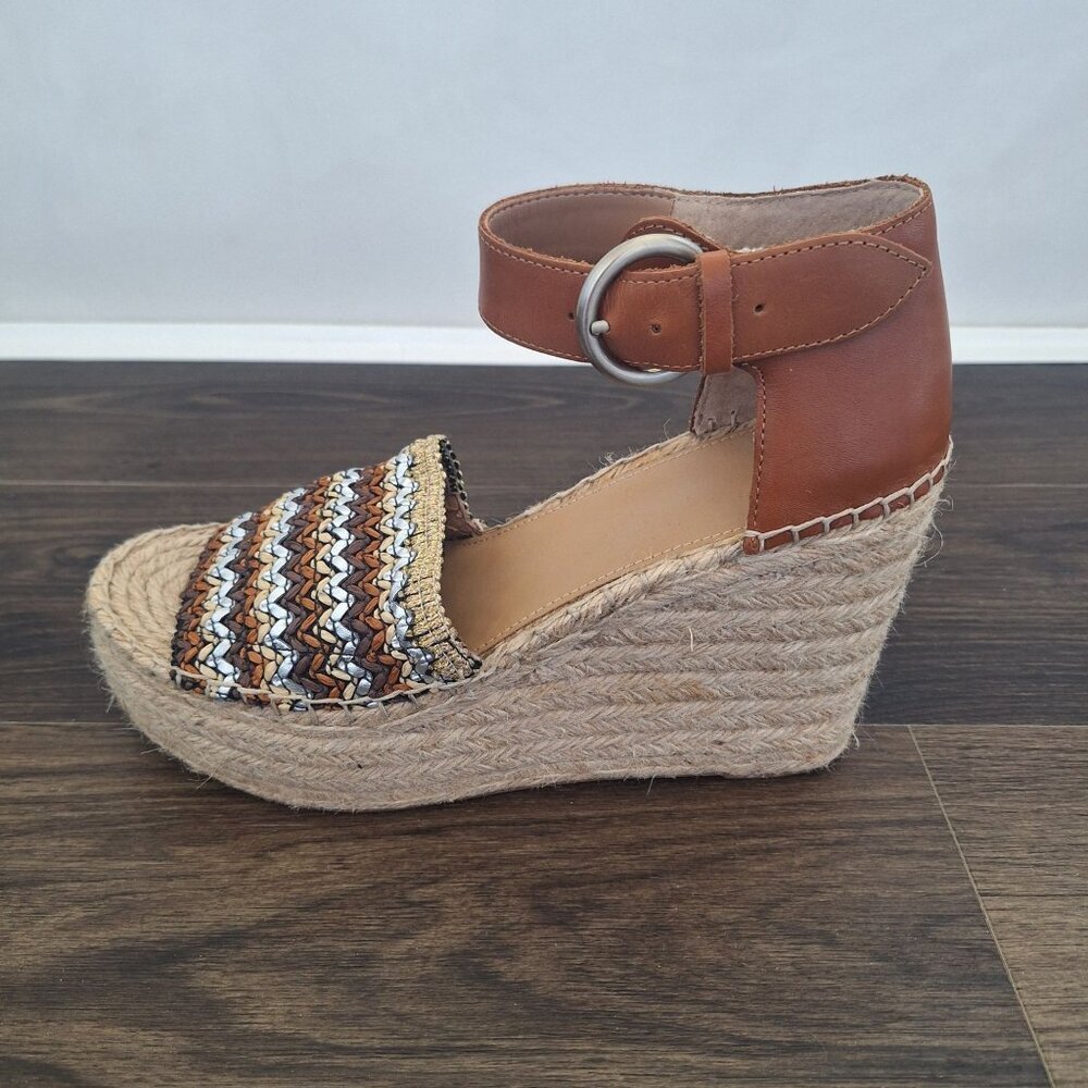 💙 Marc Fisher Leather High Platform Wedges Size 9 Boho 70s Cottage Coastal Cowg